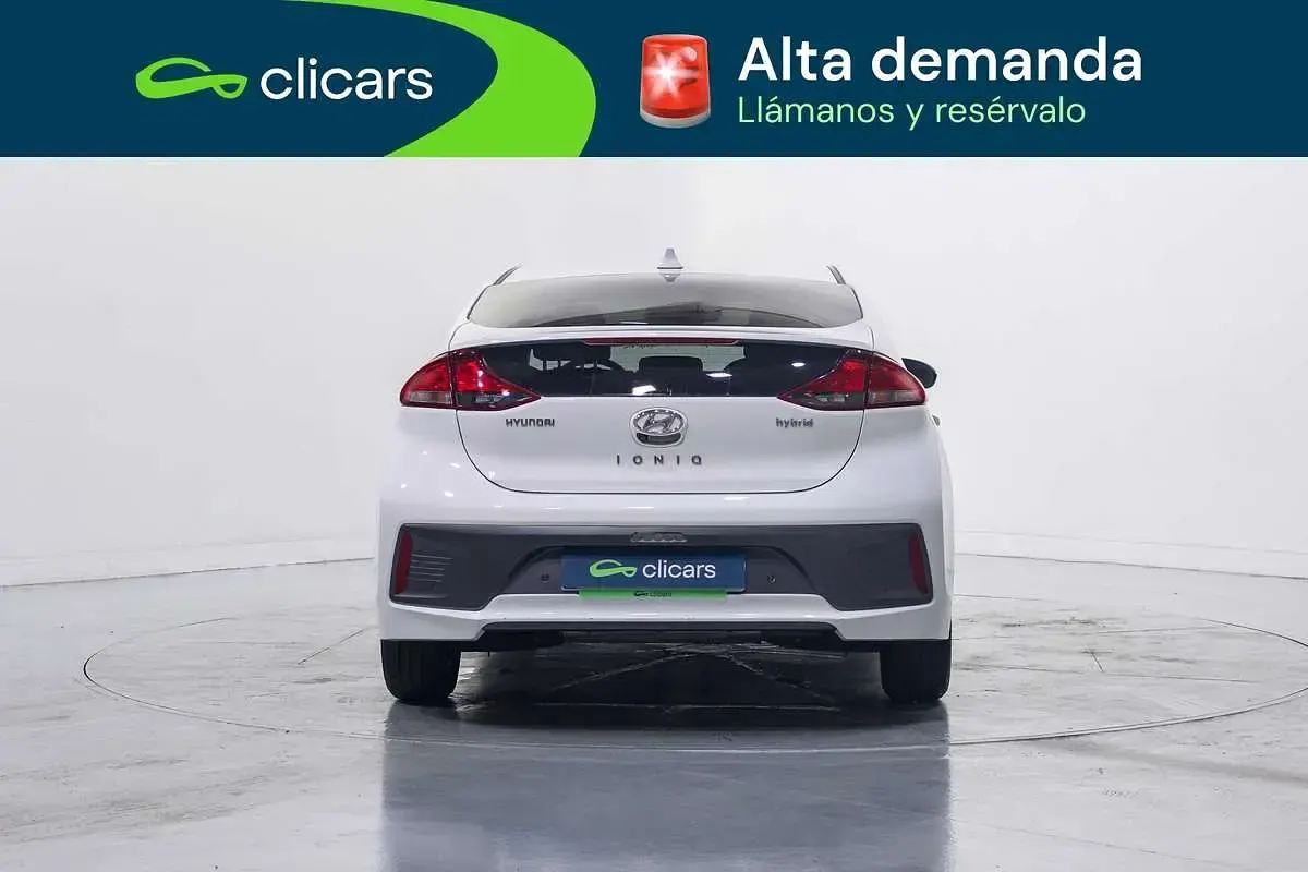 Usado Hyundai Ioniq 105 CV (77 kW) 2021 Blanco Utilitario