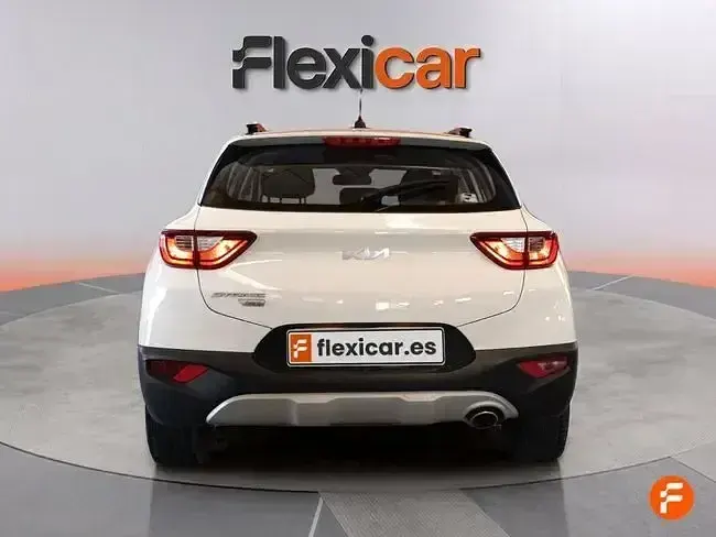 Usado Kia Stonic 120 CV (88 kW) 2021 Blanco SUV