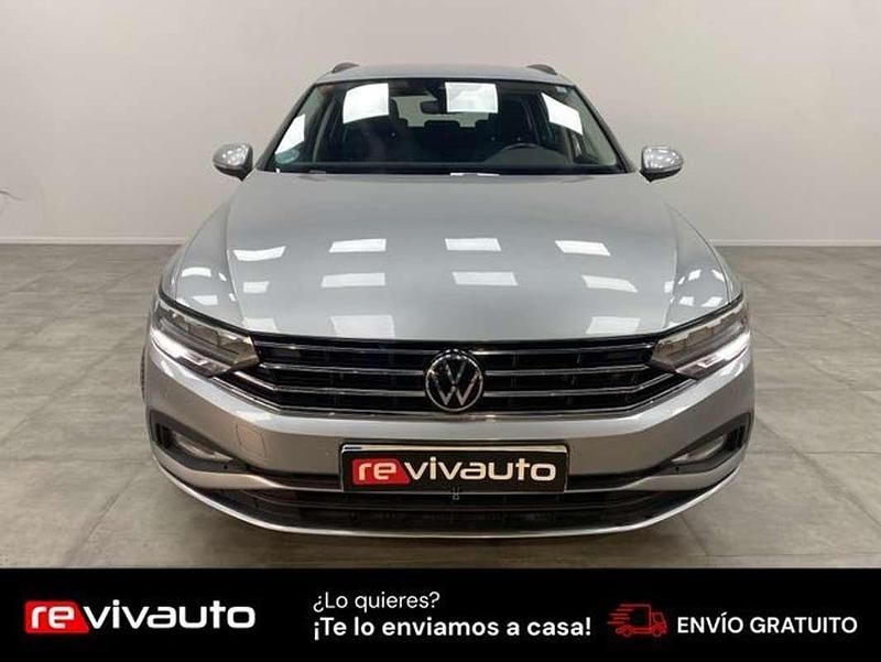 Usado VW Passat Business 150 CV (110 kW) 2021 Gris Familiar