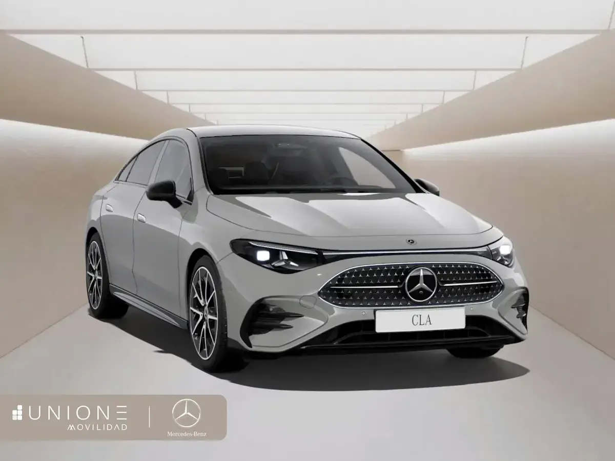 Nuevo Mercedes CLA180 73 CV (53 kW) 2026 Gris Berlina