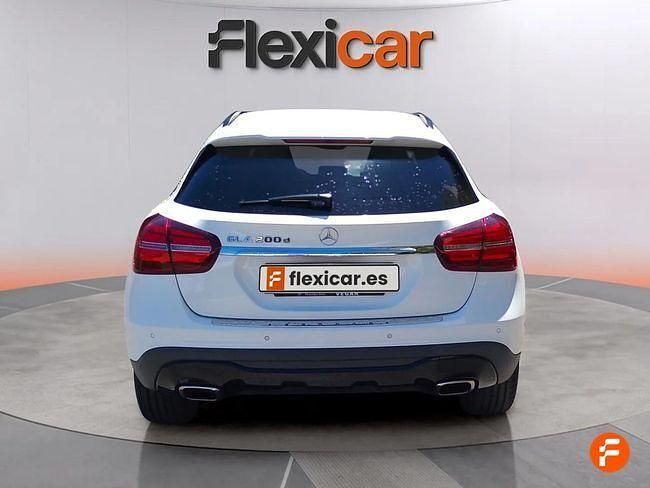 Usado Mercedes GLA200 136 CV (100 kW) 2018 Blanco SUV