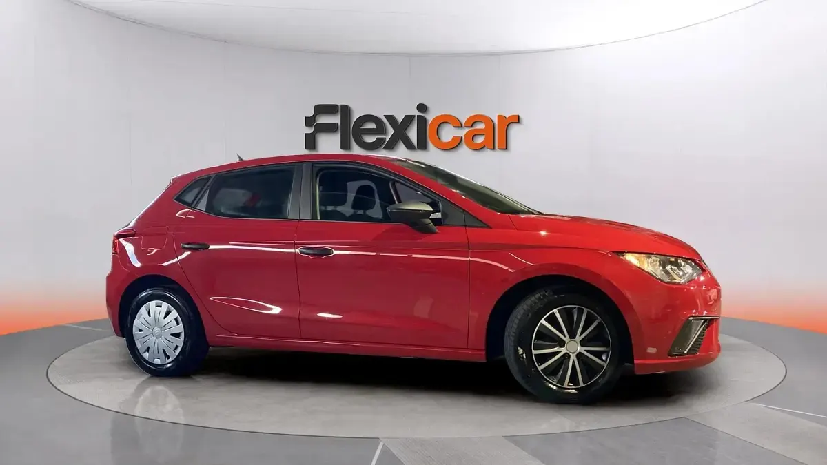 Usado Seat Ibiza Reference 95 CV (69 kW) 2021 Rojo Utilitario