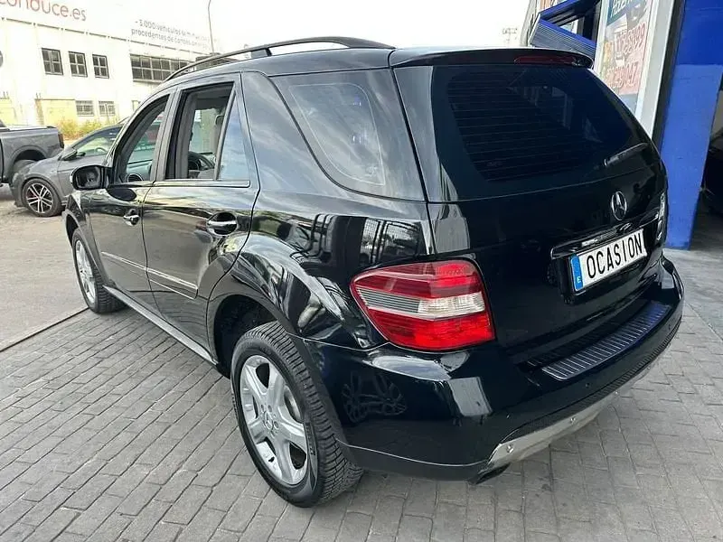 Usado Mercedes ML320 224 CV (164 kW) 2008 Negro SUV