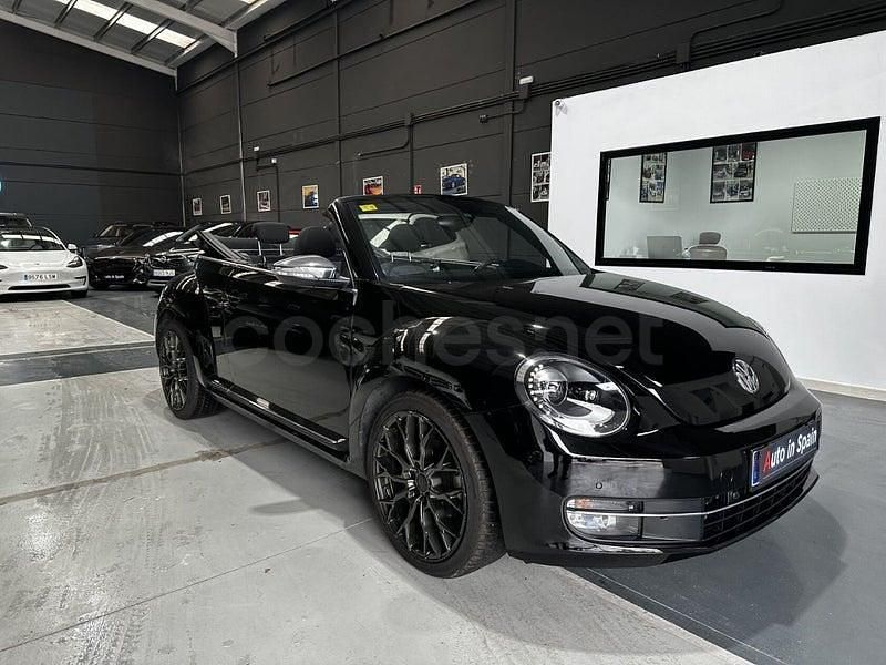 Usado VW Beetle Design 105 CV (77 kW) 2015 Negro Utilitario