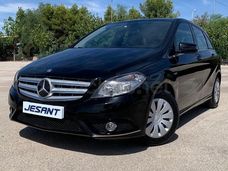 Usado Mercedes B180 109 CV (80 kW) 2012 Negro Monovolumen