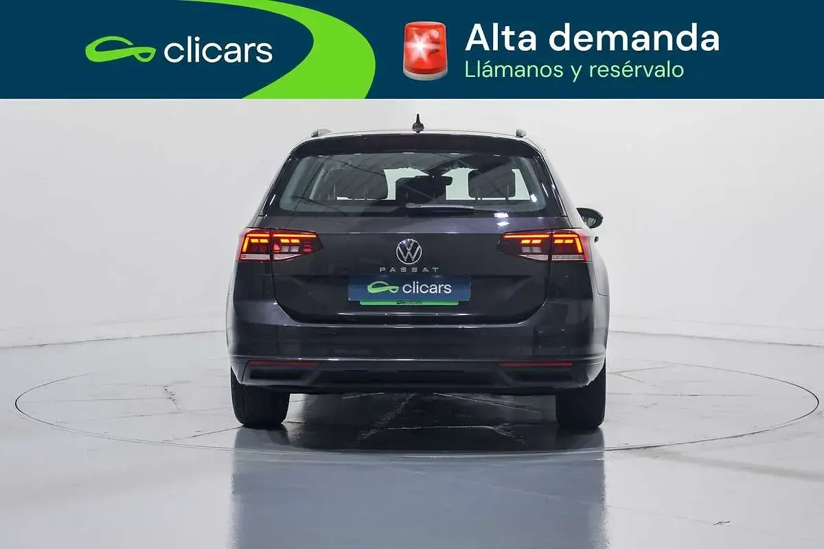 Usado VW Passat Business 122 CV (89 kW) 2021 Gris Familiar