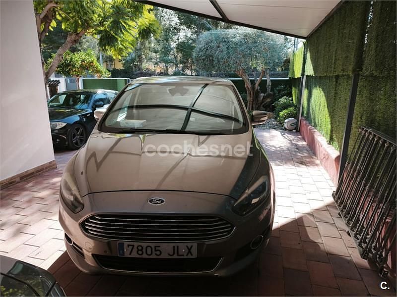 Usado Ford S-MAX Titanium 150 CV (110 kW) 2016 Beige Monovolumen