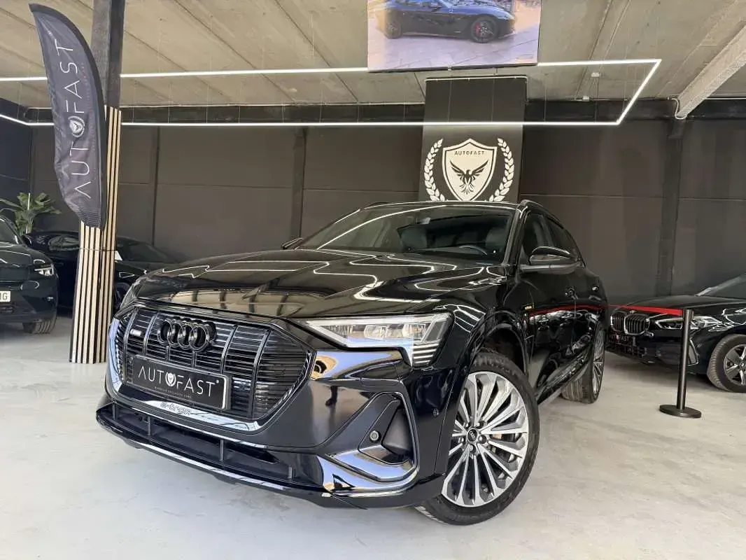 Usado Audi e-tron S-Line 230 kW (313 CV) 2020 Negro SUV