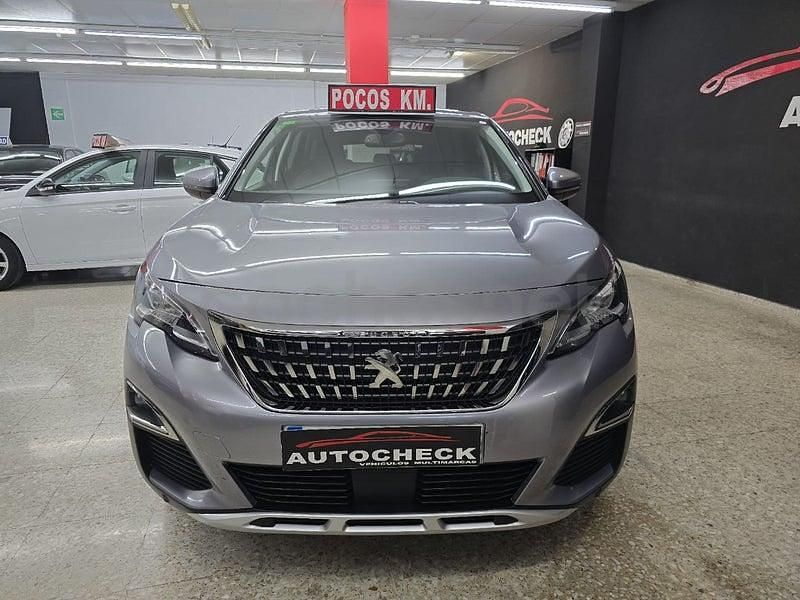 Usado Peugeot 3008 Allure 130 CV (95 kW) 2019 Gris / plata SUV