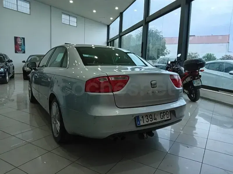 Usado Seat Exeo Sport 143 CV (105 kW) 2009 Gris / plata Berlina