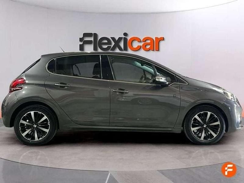 Usado Peugeot 208 Allure 100 CV (73 kW) 2019 Gris Utilitario