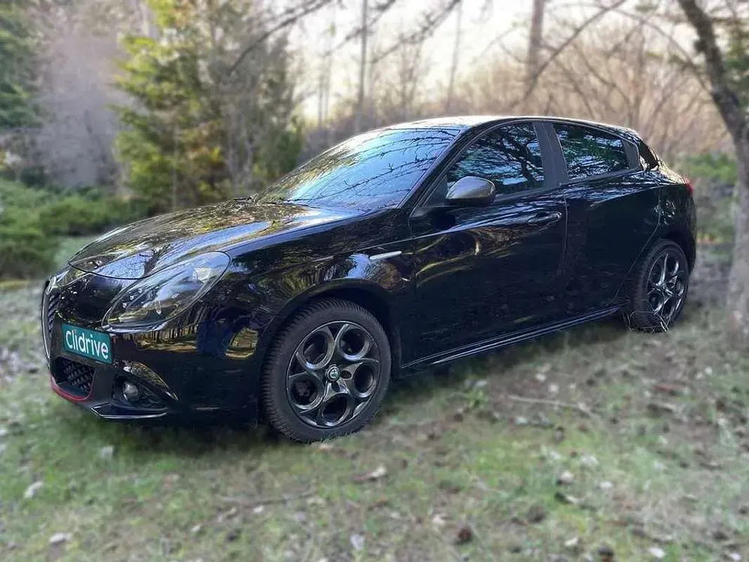 Usado Alfa Romeo Giulietta Super 150 CV (110 kW) 2018 Negro Utilitario