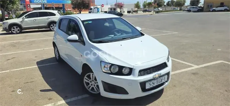 Usado Chevrolet Aveo LT 95 CV (69 kW) 2012 Blanco Berlina
