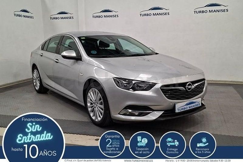 Usado Opel Insignia Innovation 165 CV (121 kW) 2020 Gris / plata Berlina