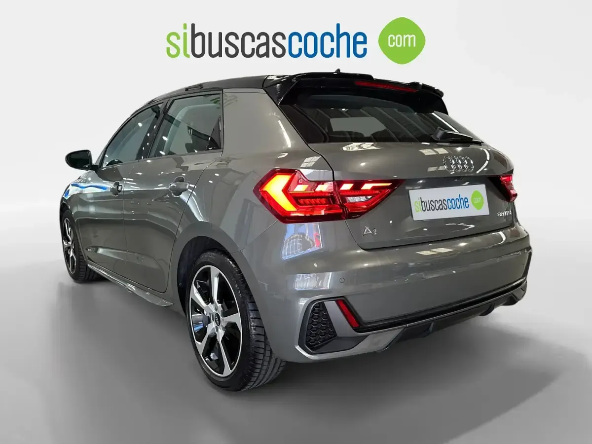Usado Seat Leon Style 115 CV (84 kW) 2022 Blanco