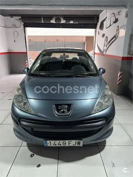 Usado Peugeot 207 75 CV (55 kW) 2006 Gris / plata Berlina