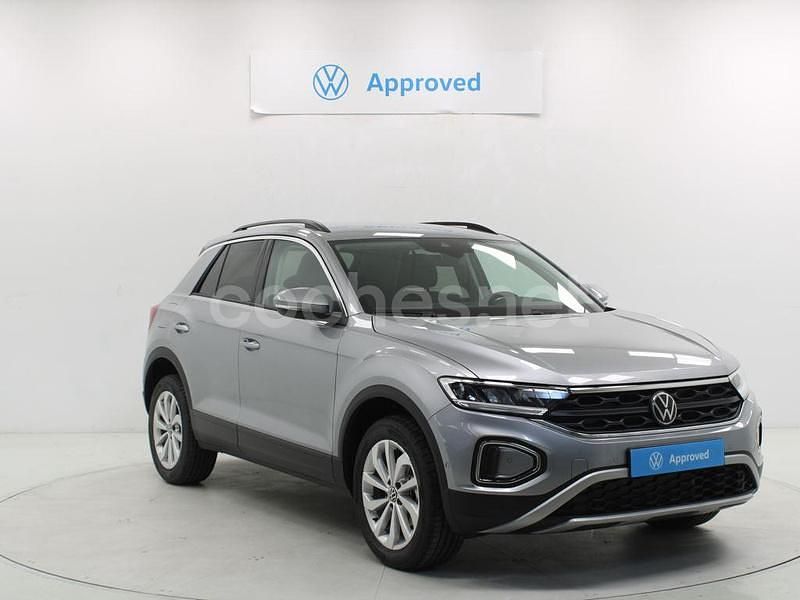 Plateado Usado 2024 VW T-Roc Life SUV | 27.990 € (Precio justo) - Imagen 1/4