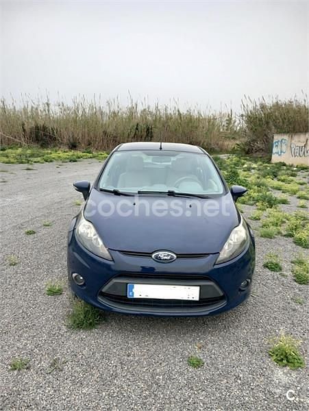 Usado Ford Fiesta Trend 68 CV (50 kW) 2010 Azul Utilitario