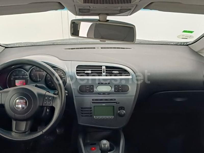 Usado Seat Leon Style 105 CV (77 kW) 2008 Negro Berlina