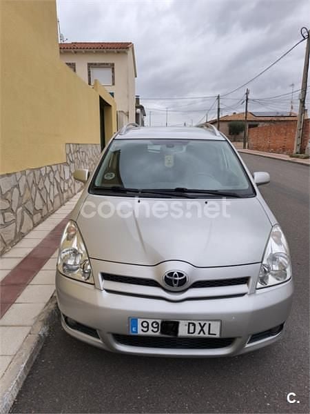Gris / plata Usado 2006 Toyota Corolla Verso Sport Monovolumen | 4500 € (Precio justo) - Imagen 1/4