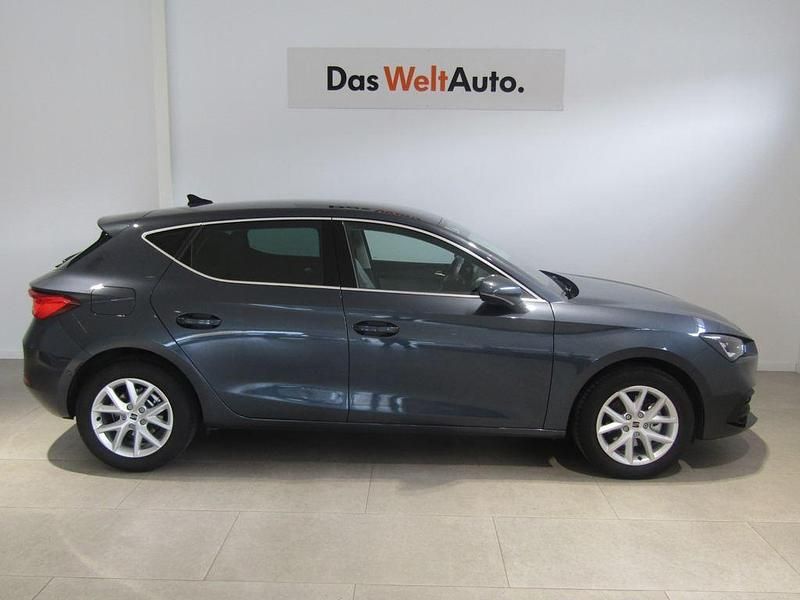 Usado Seat Leon Style 116 CV (85 kW) 2025 Gris Utilitario