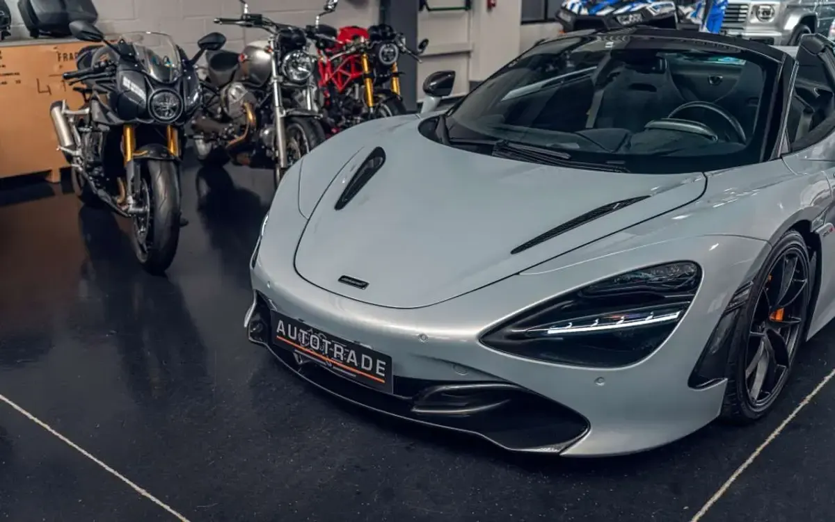 Usado McLaren 720S 721 CV (530 kW) 2022 Plateado Descapotable