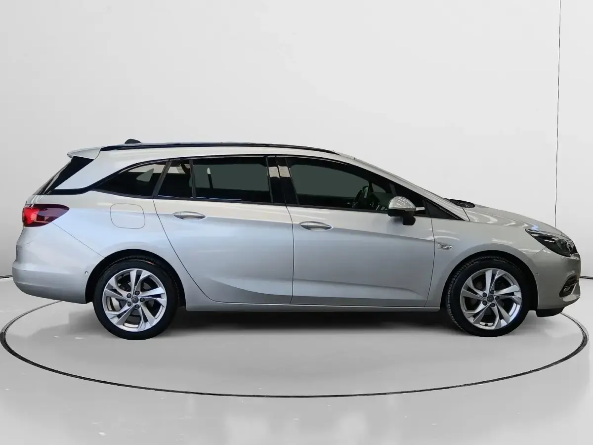 Usado Opel Astra Business Elegance 145 CV (106 kW) 2020 Gris Familiar