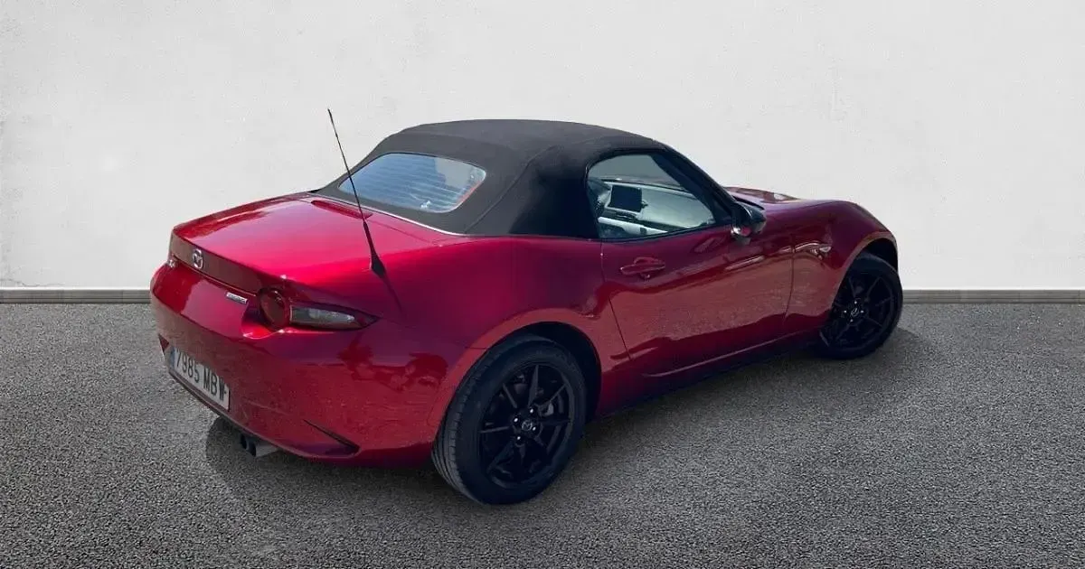 Usado Mazda MX5 Exclusive-Line 132 CV (97 kW) 2022 Descapotable