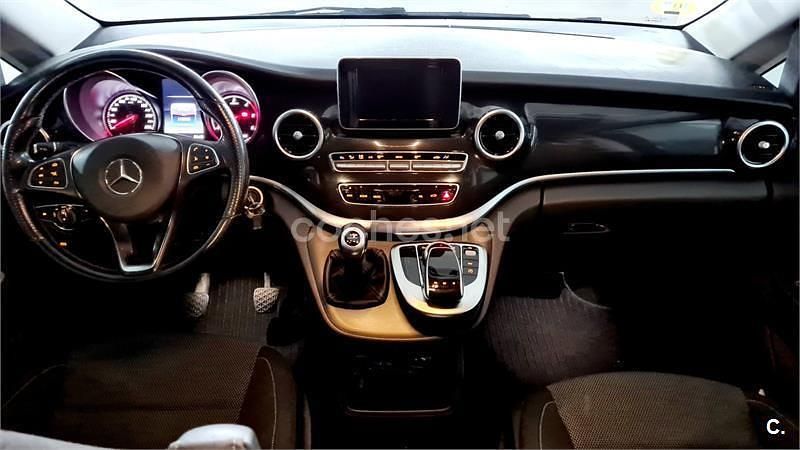 Usado Mercedes V200 Avantgarde 136 CV (100 kW) 2014 Granate Monovolumen