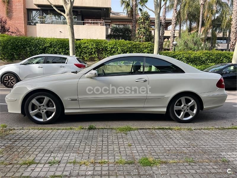 Blanco Usado 2009 Mercedes CLK220 Avantgarde Coupe | 6950 € (Precio justo) - Imagen 1/4