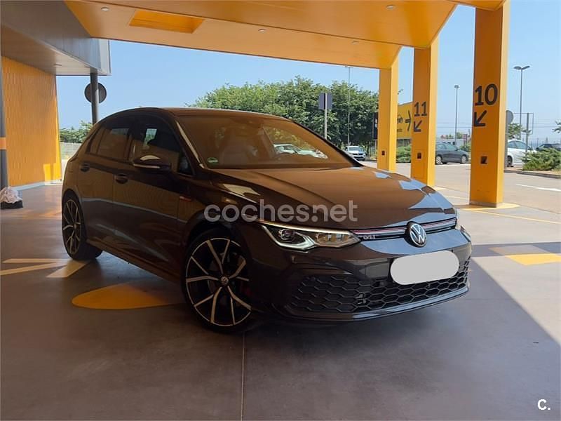 Gris / plata Usado 2022 VW Golf VIII GTI Berlina | 27.500 € (Super precio) - Imagen 1/4