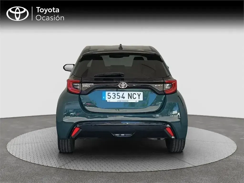 Usado Toyota Yaris Hybrid Style 116 CV (85 kW) 2025 Verde Monovolumen