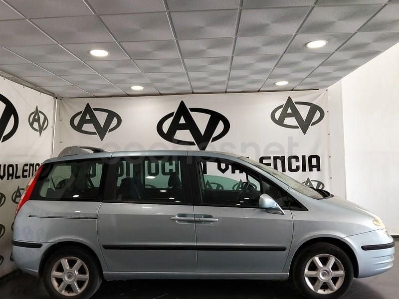 Usado Fiat Ulysse Emotion 128 CV (94 kW) 2006 Gris / plata Monovolumen