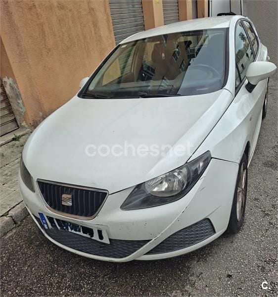 Usado Seat Ibiza Reference 80 CV (58 kW) 2010 Blanco Berlina