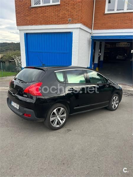 Usado Peugeot 3008 Premium 112 CV (82 kW) 2011 Negro Berlina