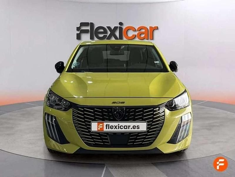 Usado Peugeot 208 Allure 101 CV (74 kW) 2025 Verde Utilitario