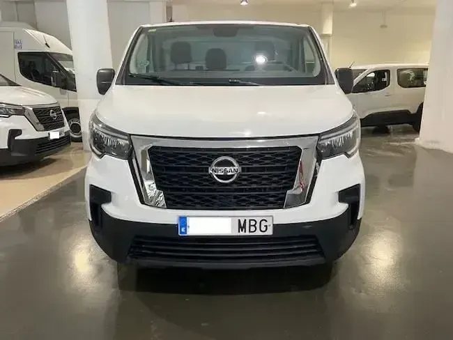 Begagnad Nissan Primastar 110 HK (80 kW) 2022 Vit Minibuss