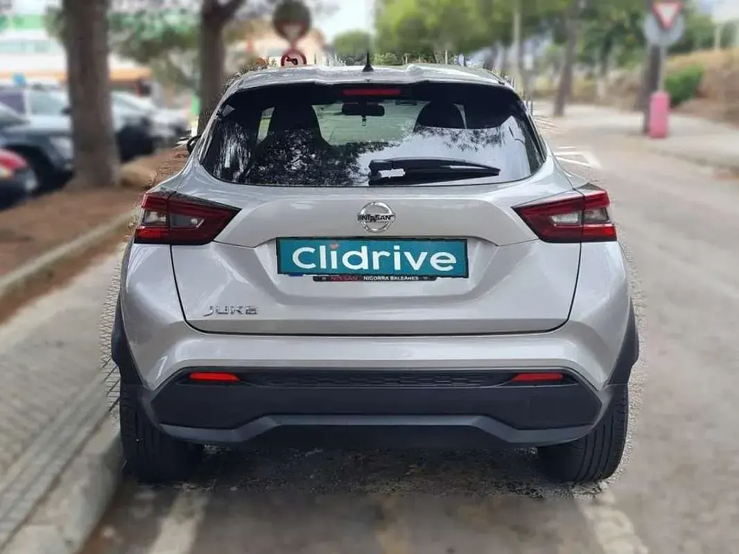 Usado Nissan Juke Acenta 114 CV (83 kW) 2022 Gris SUV