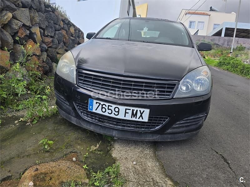 Usado Opel Astra GTC Enjoy 90 CV (66 kW) 2007 Negro Berlina