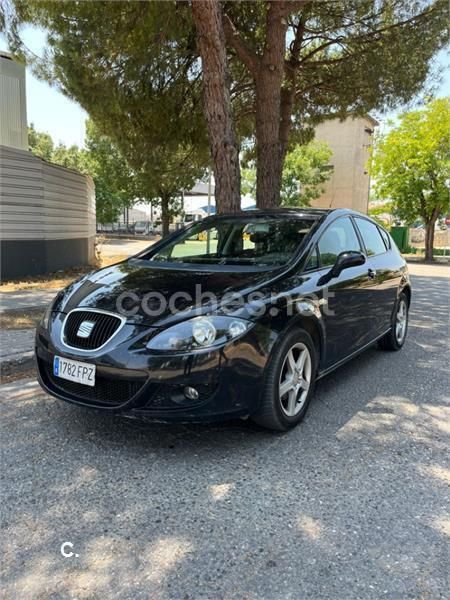 Negro Usado 2007 Seat Leon Reference Berlina | 5000 € (Precio justo) - Imagen 1/4