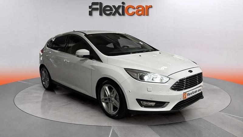 Usado Ford Focus 125 CV (91 kW) 2016 Blanco Berlina