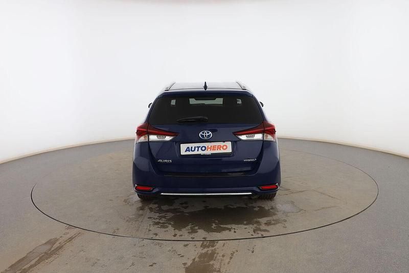 Usado Toyota Auris Touring Sports Active 136 CV (100 kW) 2018 Azul Familiar