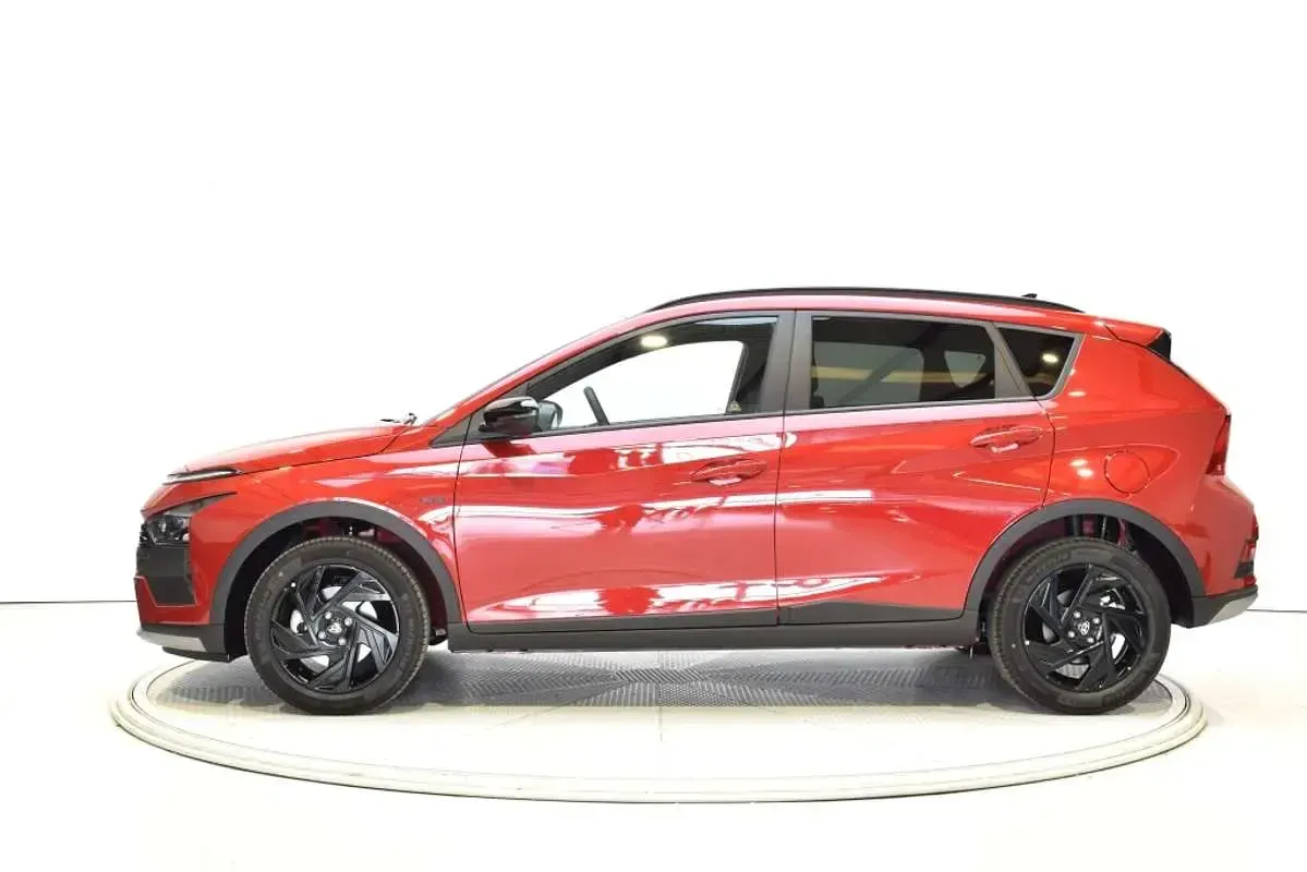 Nuevo Hyundai Bayon Blackline 90 CV (66 kW) 2026 Rojo SUV