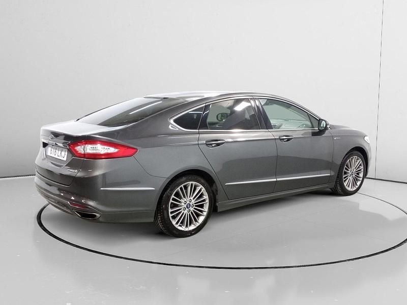 Usado Ford Mondeo Vignale 188 CV (138 kW) 2018 Gris Berlina