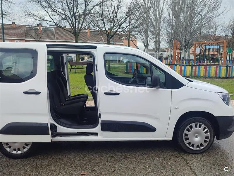 Käytetty Opel Combo Life Edition 102 HP (75 kW) 2022 Valkoinen Tila-auto