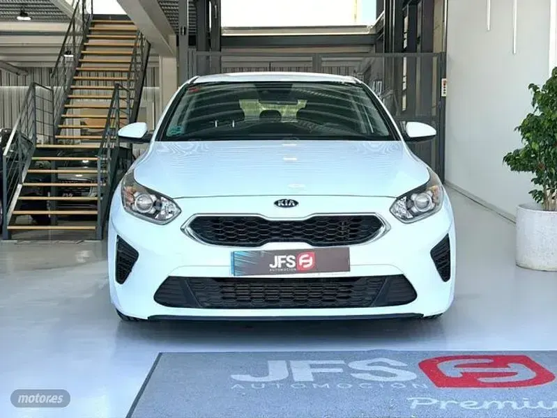 Usado Kia Ceed 120 CV (88 kW) 2020 Blanco Utilitario