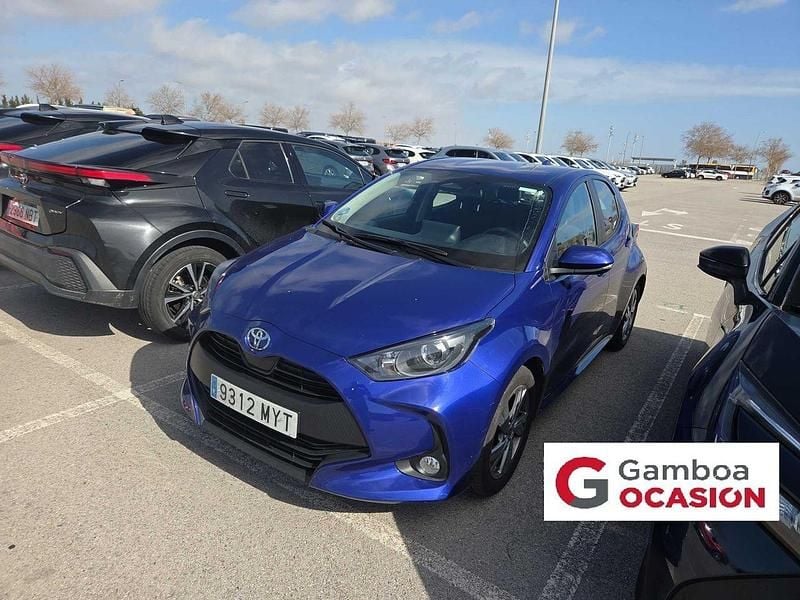 Usado Toyota Yaris Hybrid Active 116 CV (85 kW) 2025 Azul