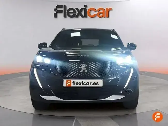 Usado Peugeot 2008 Allure 100 CV (73 kW) 2023 Negro SUV