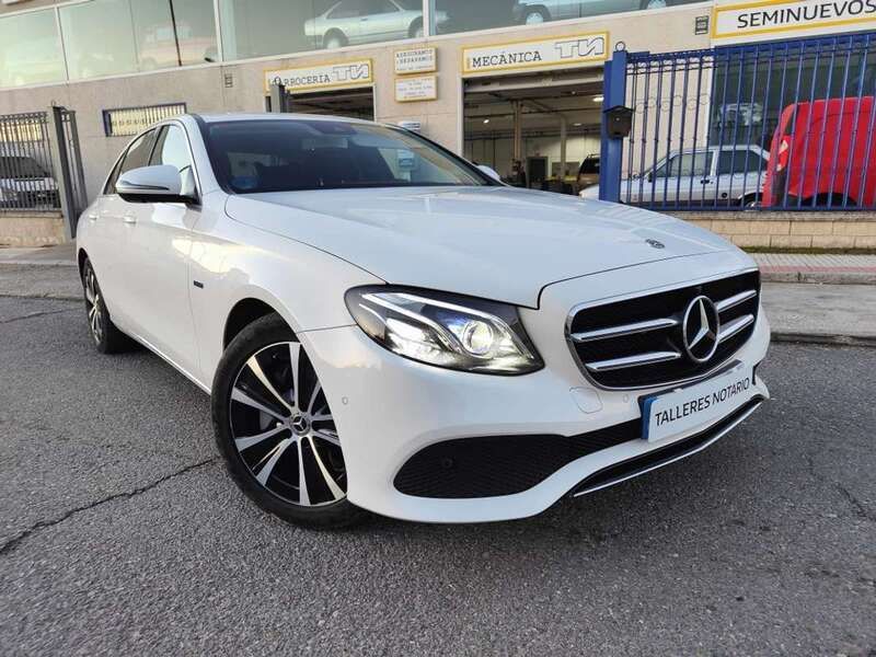 Usado Mercedes E300 320 CV (235 kW) 2019 Blanco Berlina