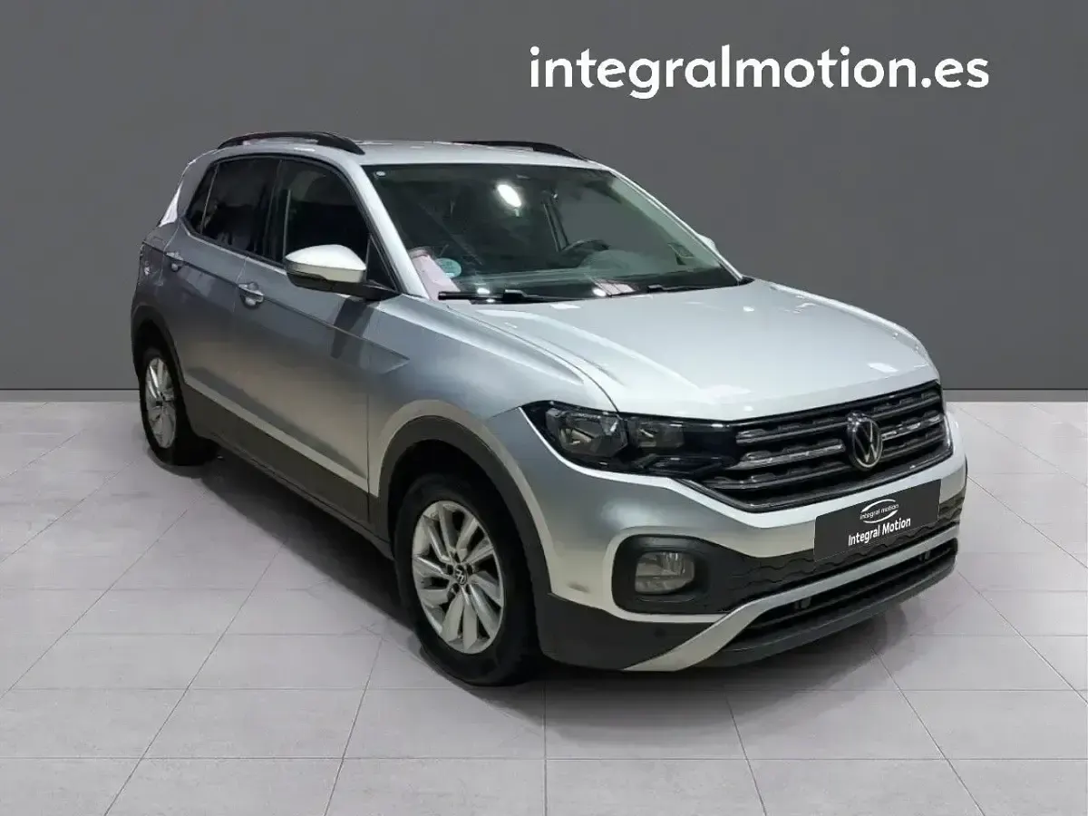 Usado VW T-Cross Advance 110 CV (80 kW) 2023 Gris SUV